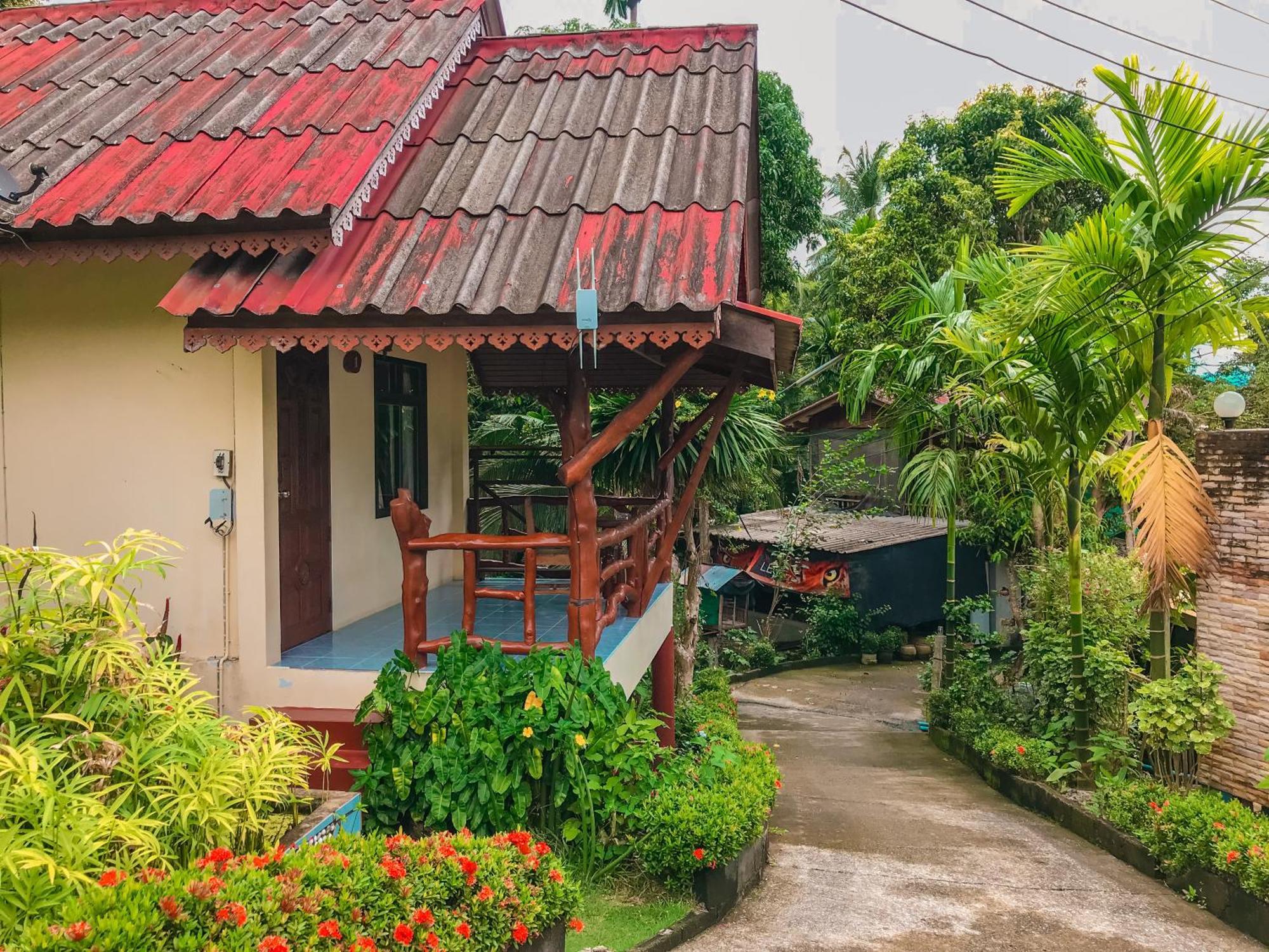 Vila Tanouy Garden Baan Khai Exteriér fotografie